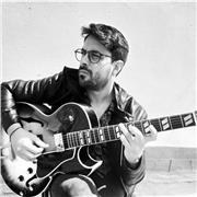 Graduado en Guitarra Jazz imparte clases de guitarra moderna en Alcoy